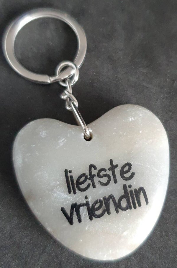 Marmeren hart met liefste vriendin