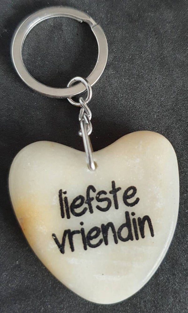 Marmeren hart met liefste vriendin