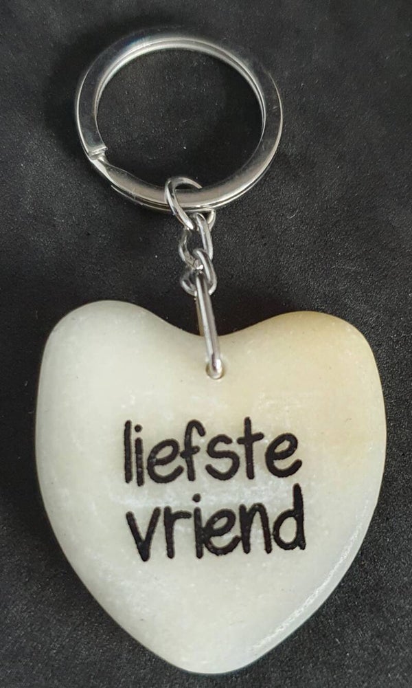 Marmeren hart met liefste vriend