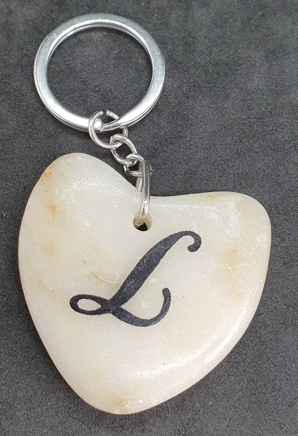 Marmeren hart met letter L
