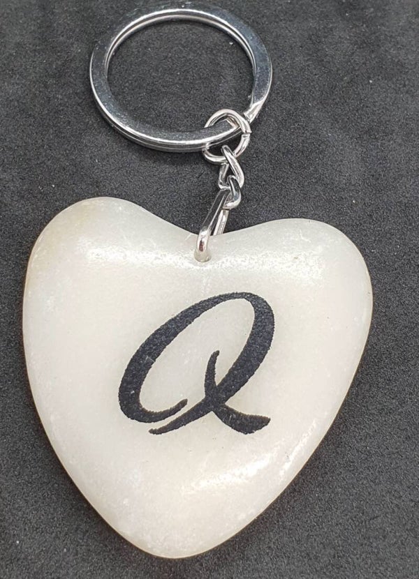 Marmeren hart met letter Q