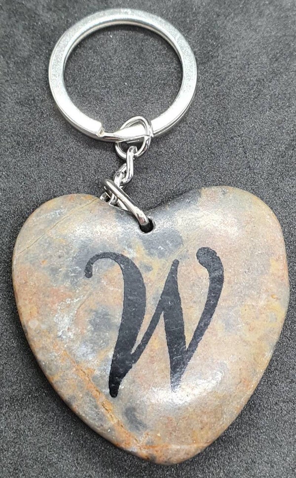 Marmeren hart met letter W