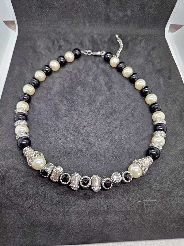 Metalen ketting met glasparels