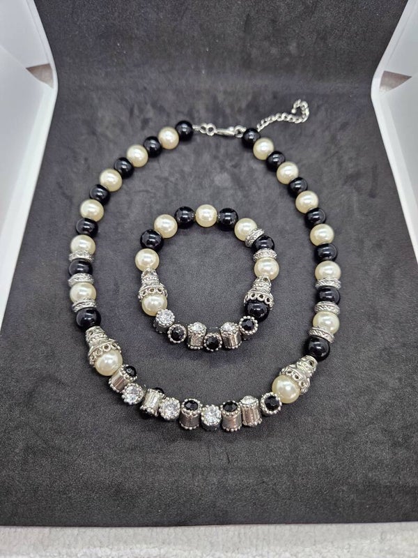 Metalen ketting met bijpassende armband