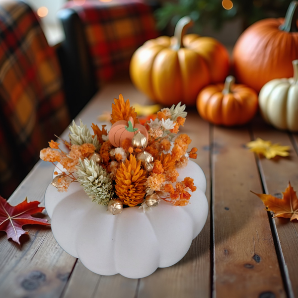 Pompoentje gevuld met  herfst droogbloemen