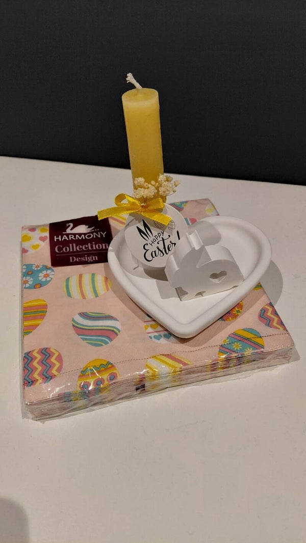 Cadeausetje pasen hartvormig schaaltje,kaars , klein konijntje, servet