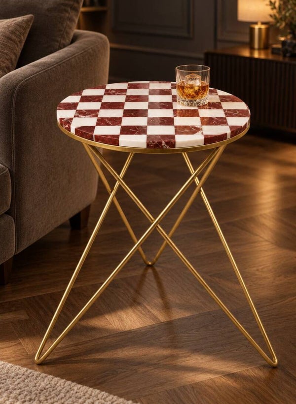 Marmor-Beistelltisch Rot-Weiss im Schachbrettdesign | Goldfarbenes Gestell