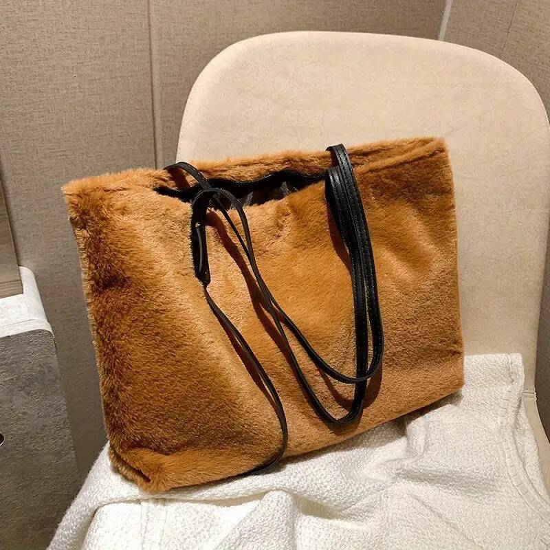 nepbonte geschoren tas met 2 hengsels en lang hengsel.