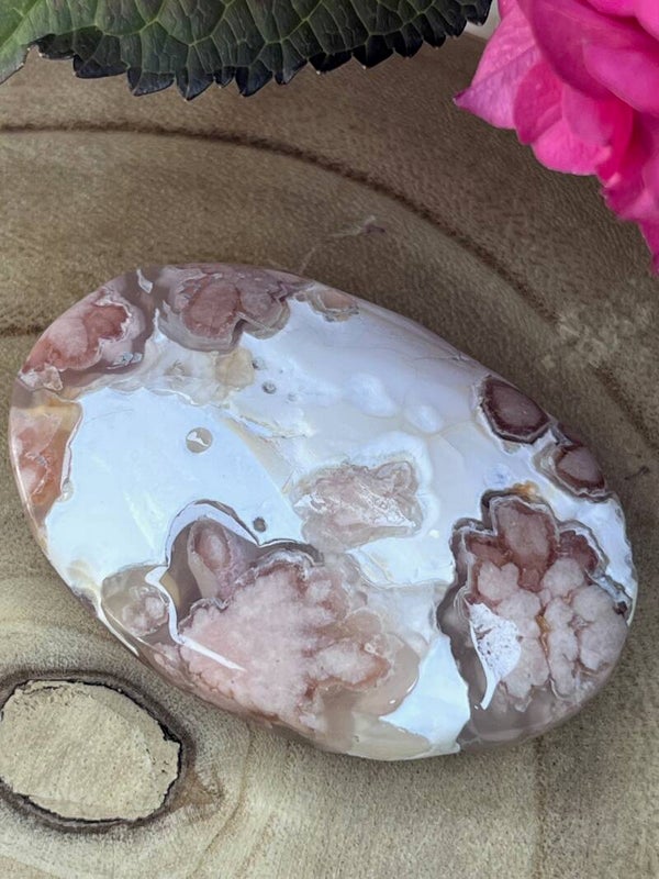 Galet agate fleur de cerisier