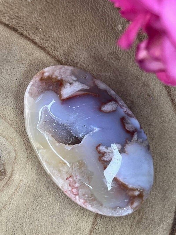 Galet agate fleur de cerisier