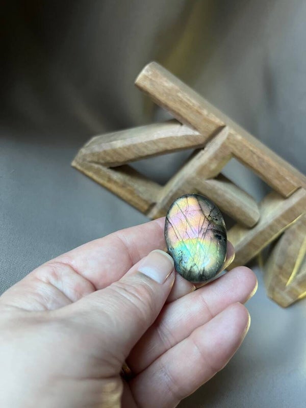 Galet en labradorite