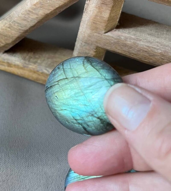 Galet en labradorite