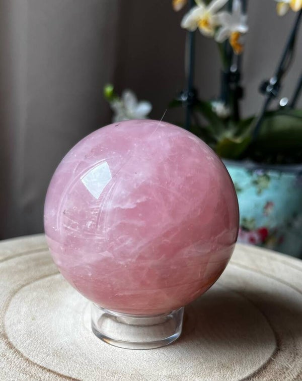 Sphère en quartz rose