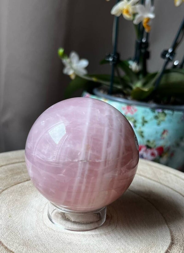 Sphère en quartz rose
