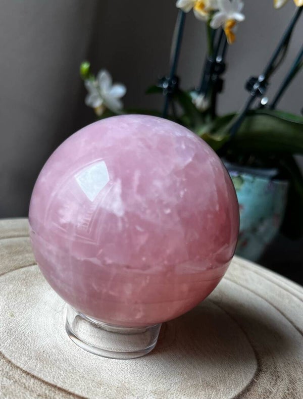 Sphère en quartz rose