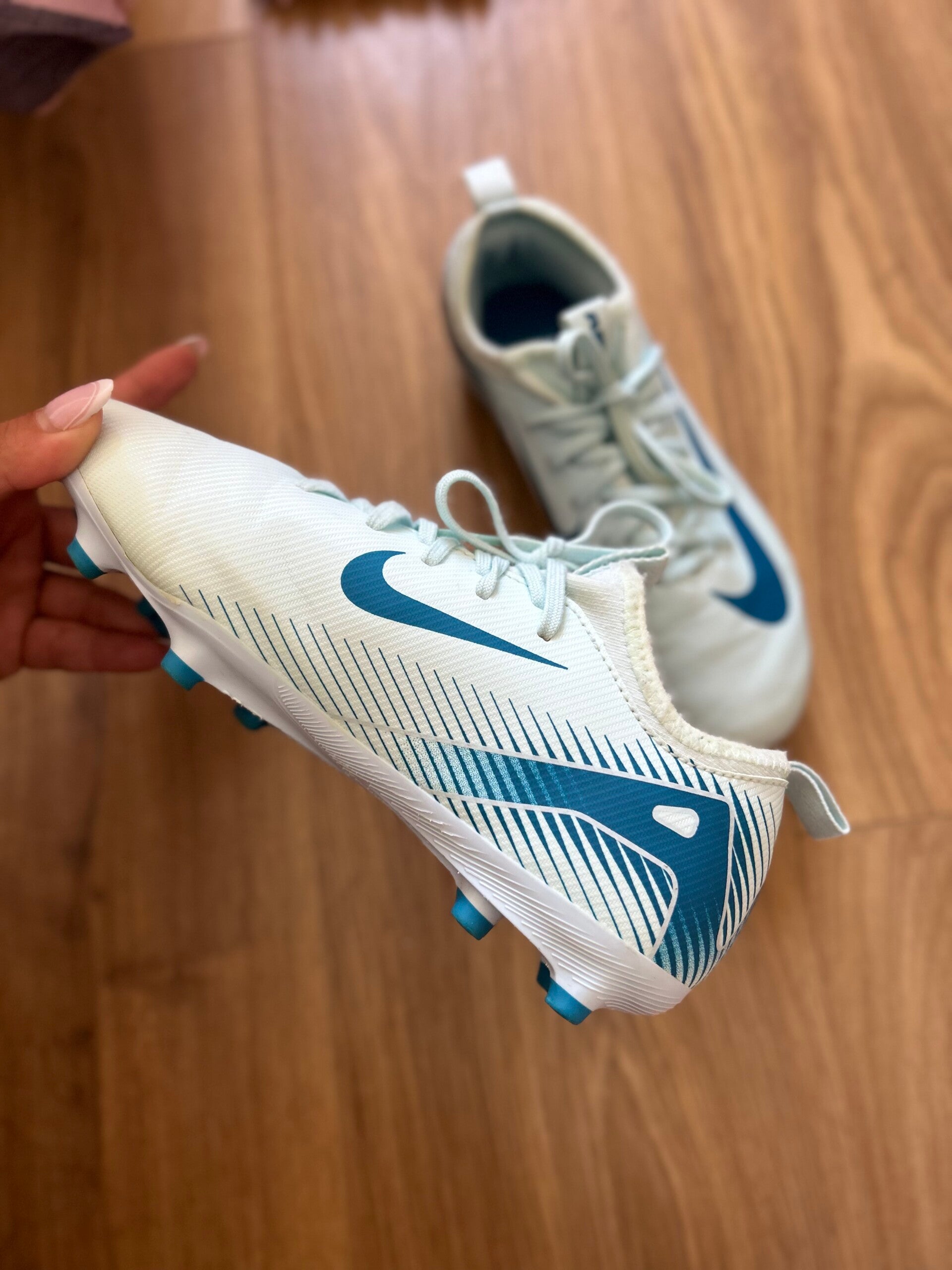 Zapatos futbol nike.
