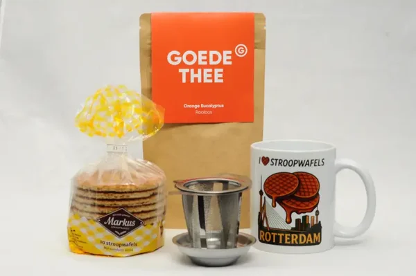 De Rotterdamse Opkikker: Ambachtelijke Stroopwafels & Orange Eucalyptus Thee