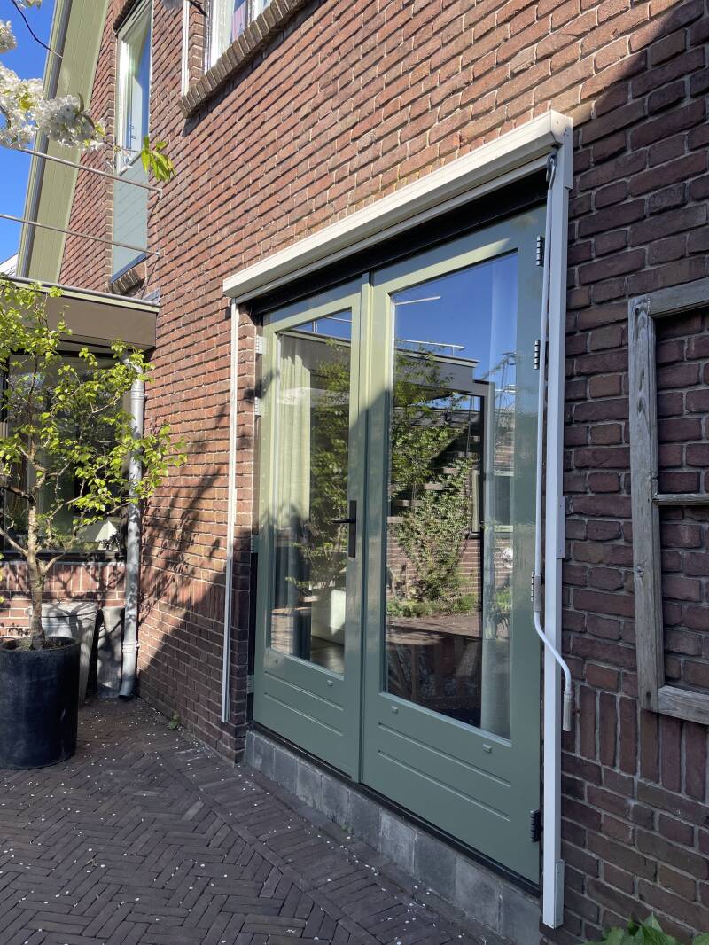 kamerdeuren geschilderd