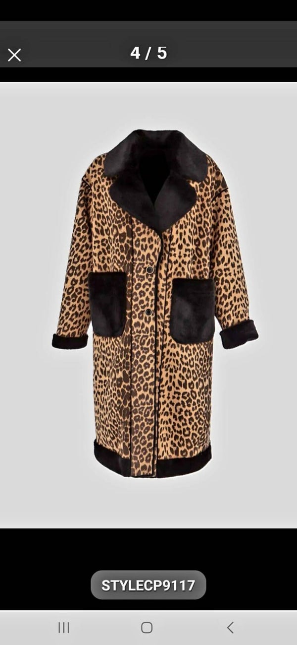 Langer Mantel in Leoparden Optik