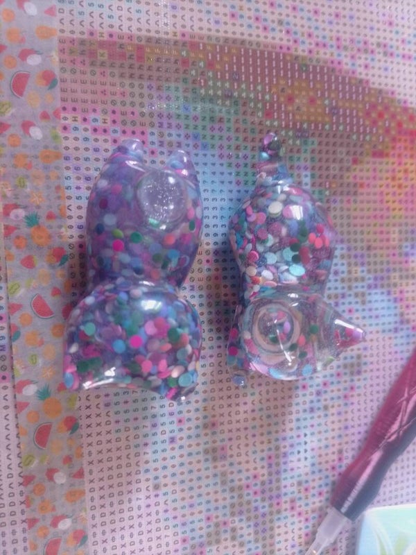 Cover chat en résine et diamant