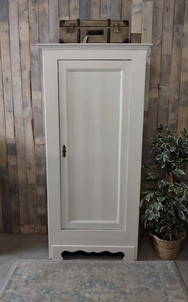 Brocante grenen een deurs kast