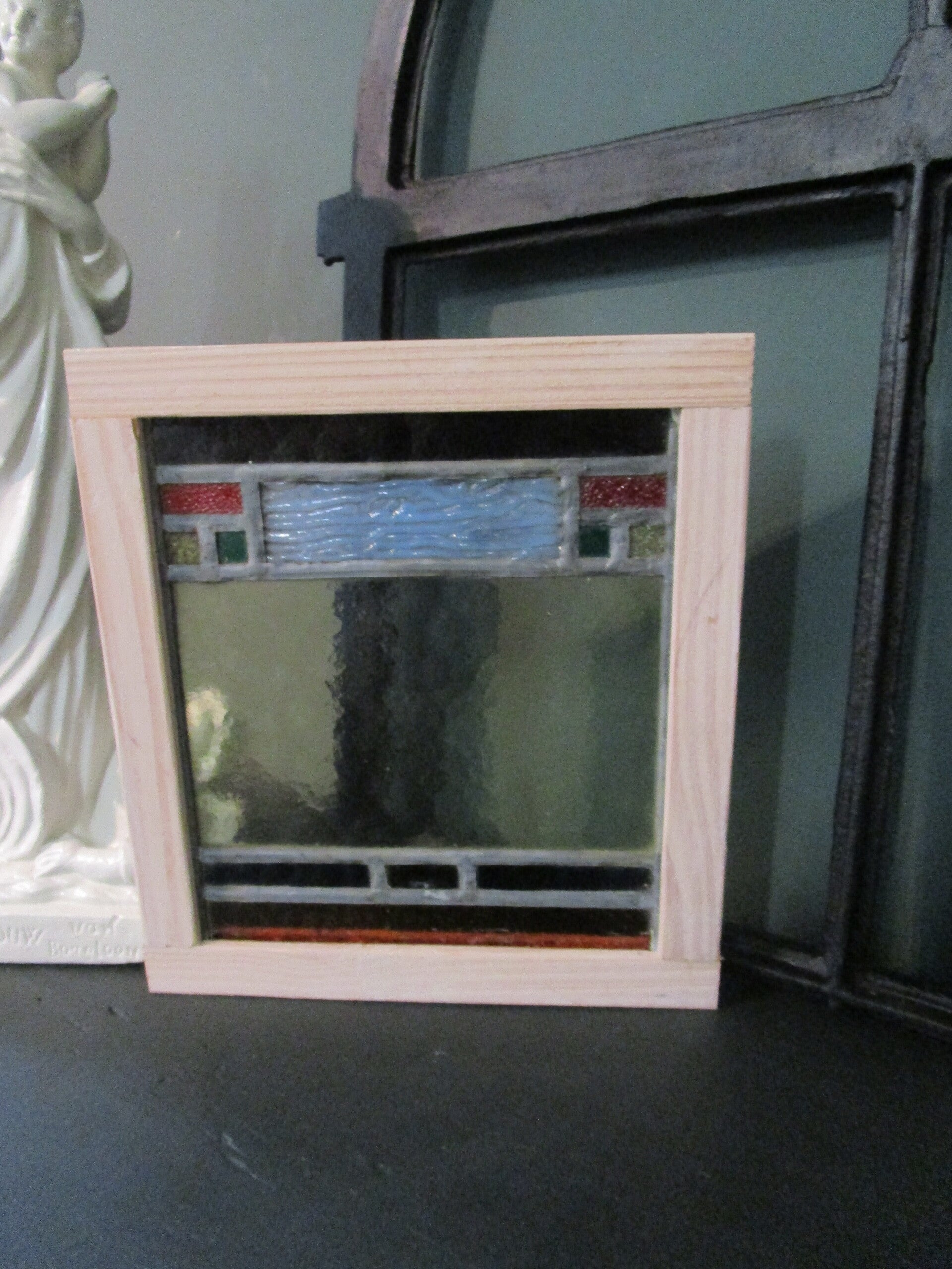 Klein glas in lood raampje met lijst (26,5 x 29,5 cm)