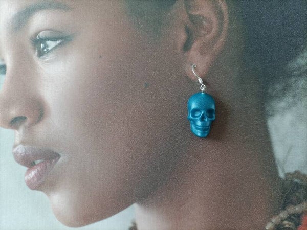 Boucles d'oreilles pendantes Tête de mort turquoise BO22A