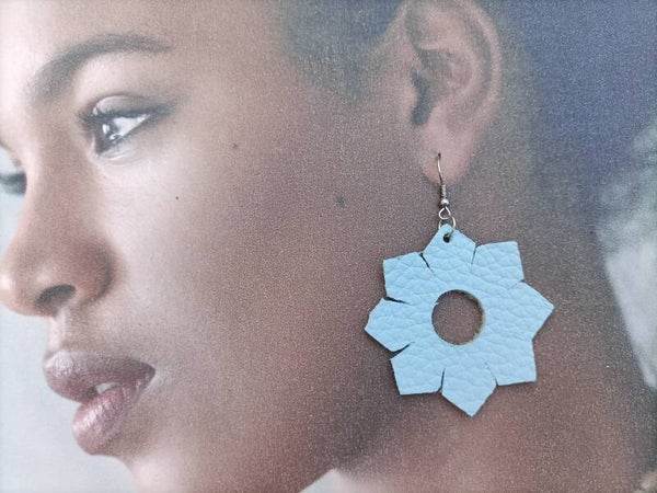 Boucles d'oreilles Cuir Fleur bleue BO87A