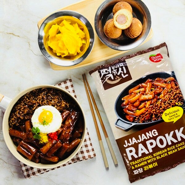 Nongshim Korean Jjajang Rapokki Black Bean Rice Cakes and Ramyun Noodles (2 servings), 414g