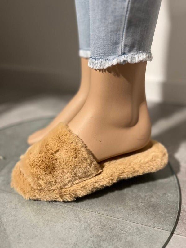 Nude slippers