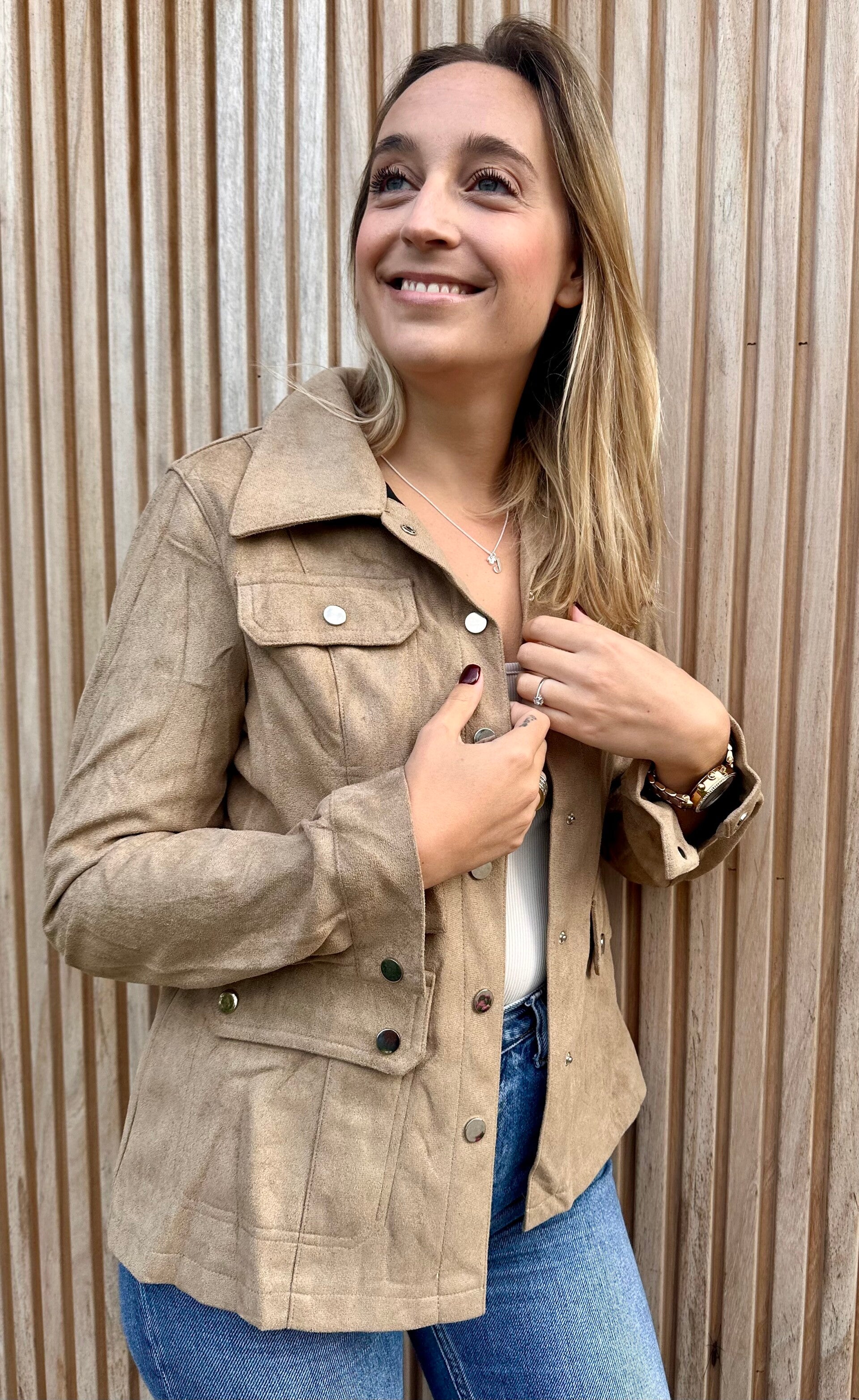 The Classic Glow vest (beige)