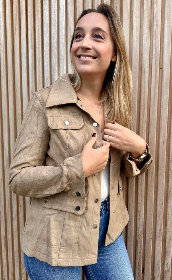 The Classic Glow vest (beige)