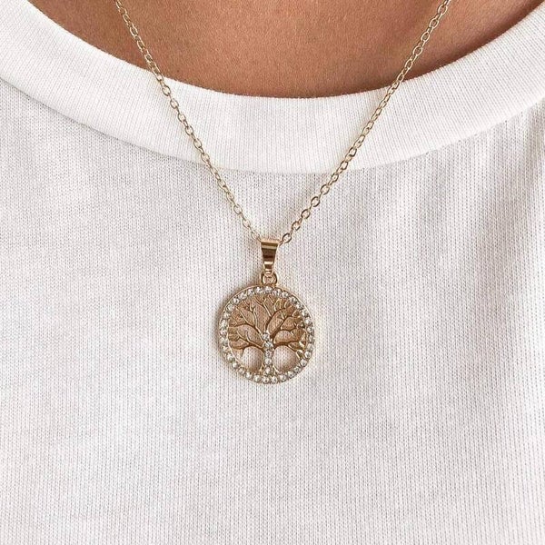 Cute little necklace gold