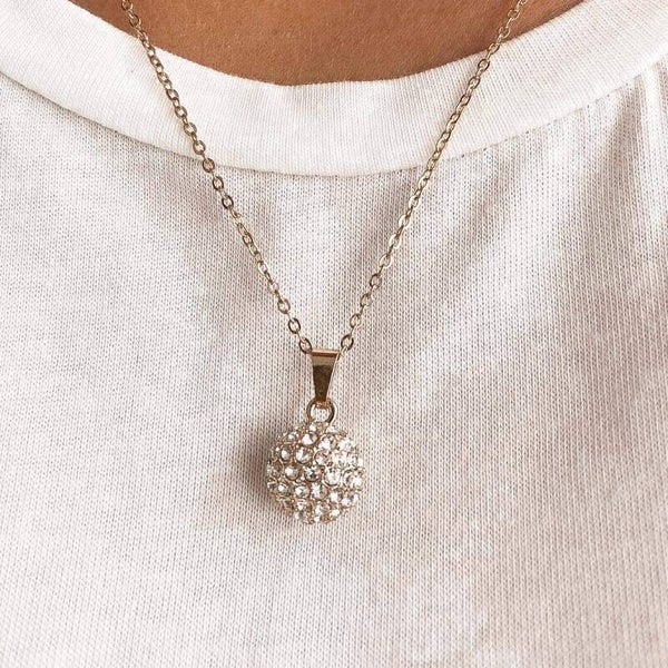 Cute little necklace gold