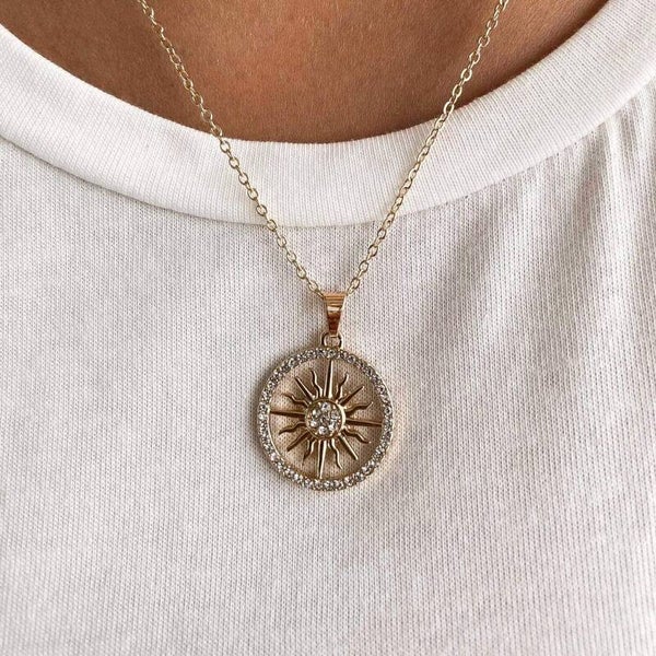 Cute little necklace gold