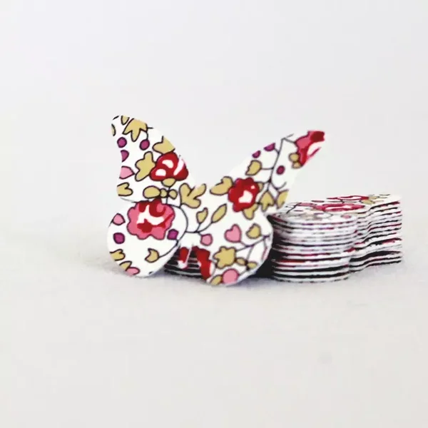Papillons en confettis de table en liberty au choix