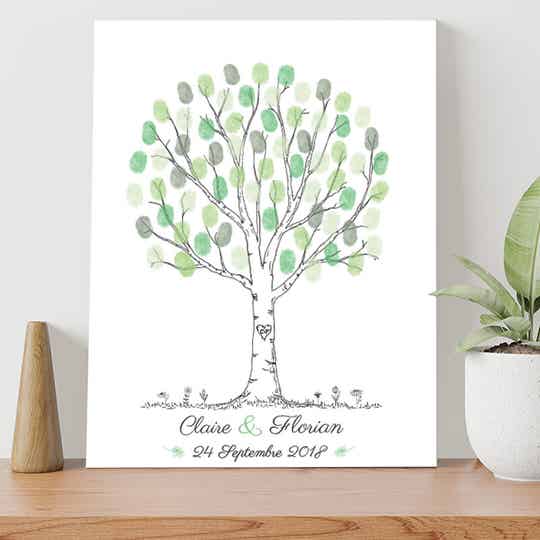 Arbre mariage champêtre avec initiales et cœur gravés