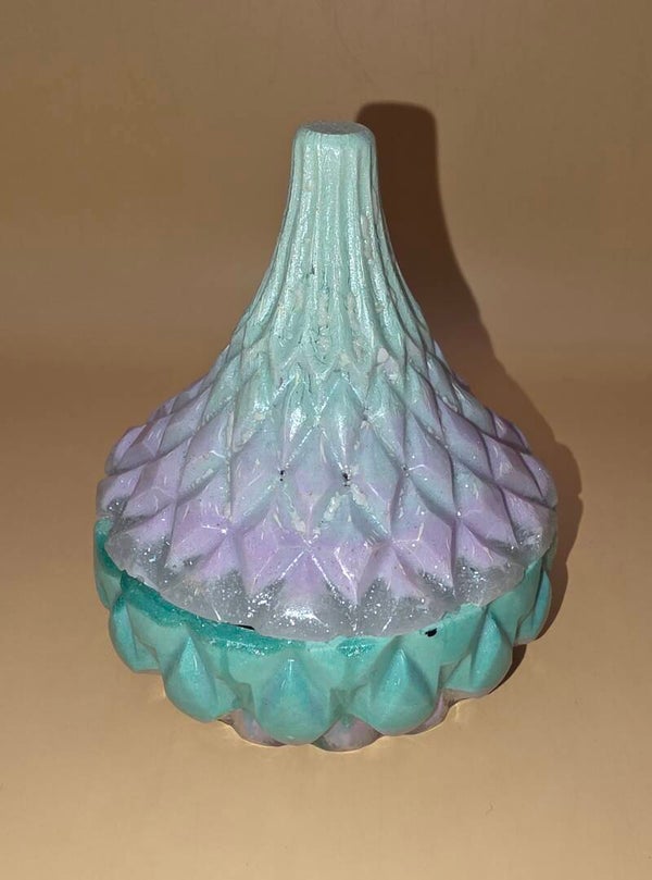 Flacon van paarse en groene epoxy