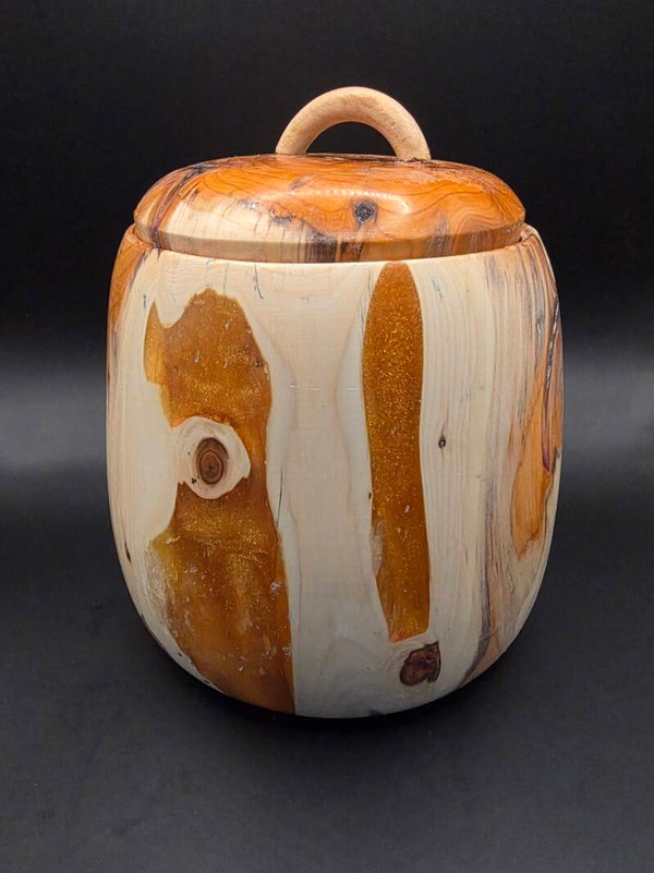 Grote pot met deksel van taxushout