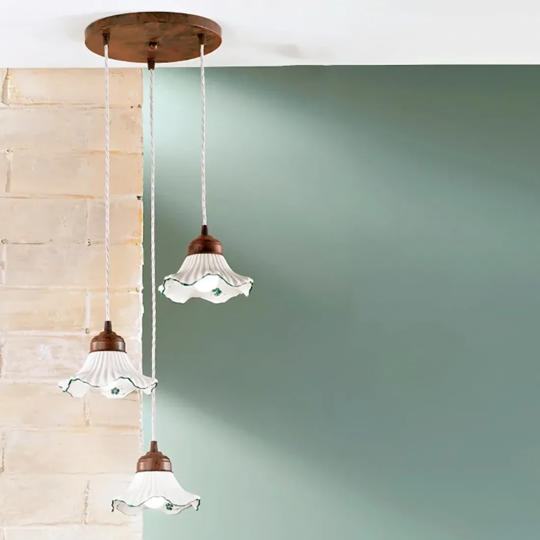 Sospensione/ 3luci base tonda diam 30cm, sorgenti in ceramica decorata diam 15cm, cavo treccia regolabile