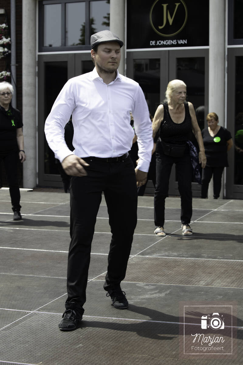 time2linedance18juni2022havenplein28-1.jpg