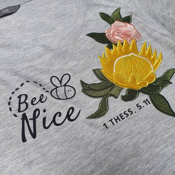 T-Shirt // Bee Nice Floral // Grey