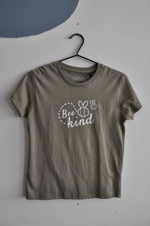 Bee Kind | Olijf Groen Shirt | 12 Y