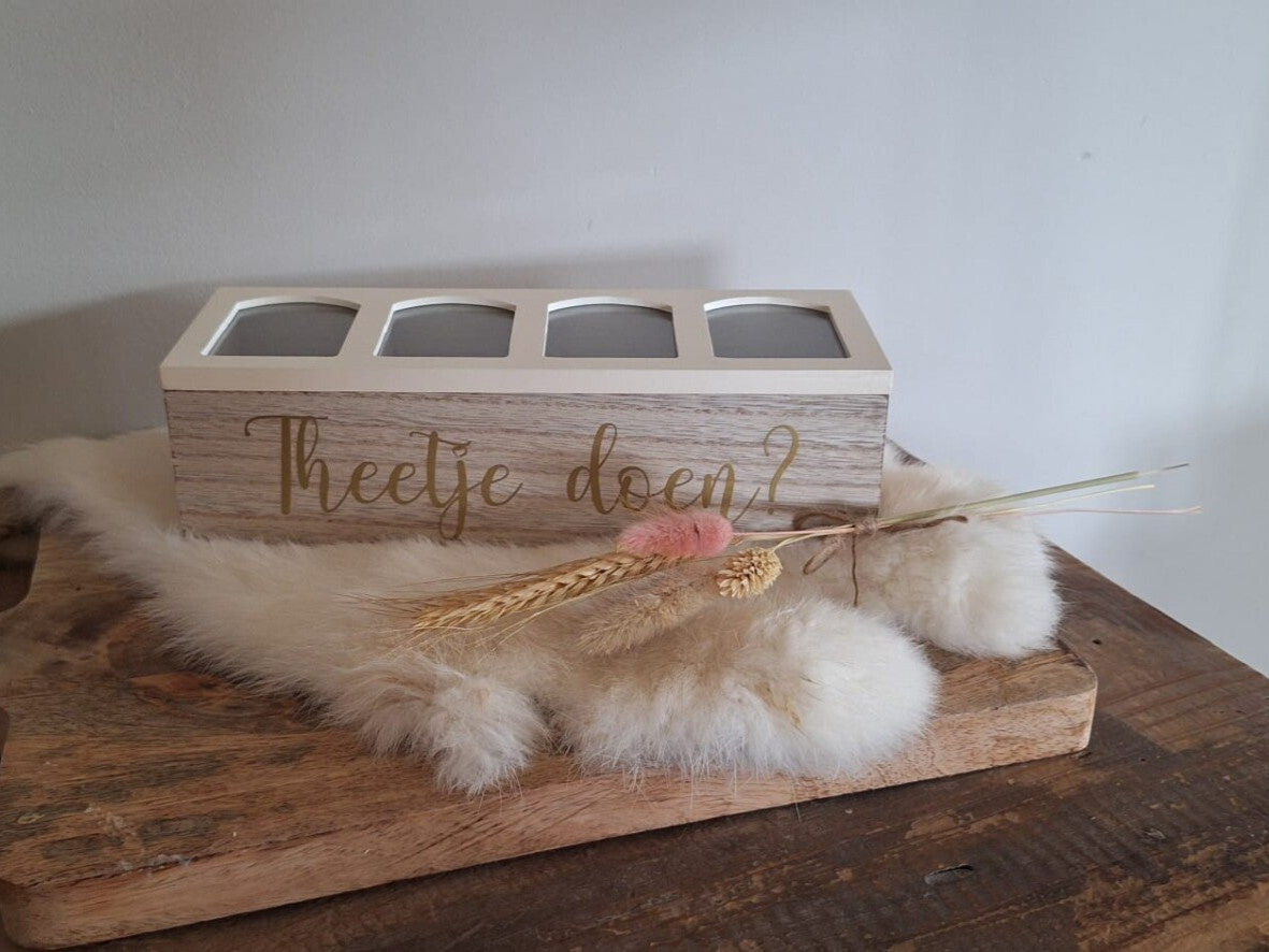 Theedoosje                                                                               ''theetje doen?''