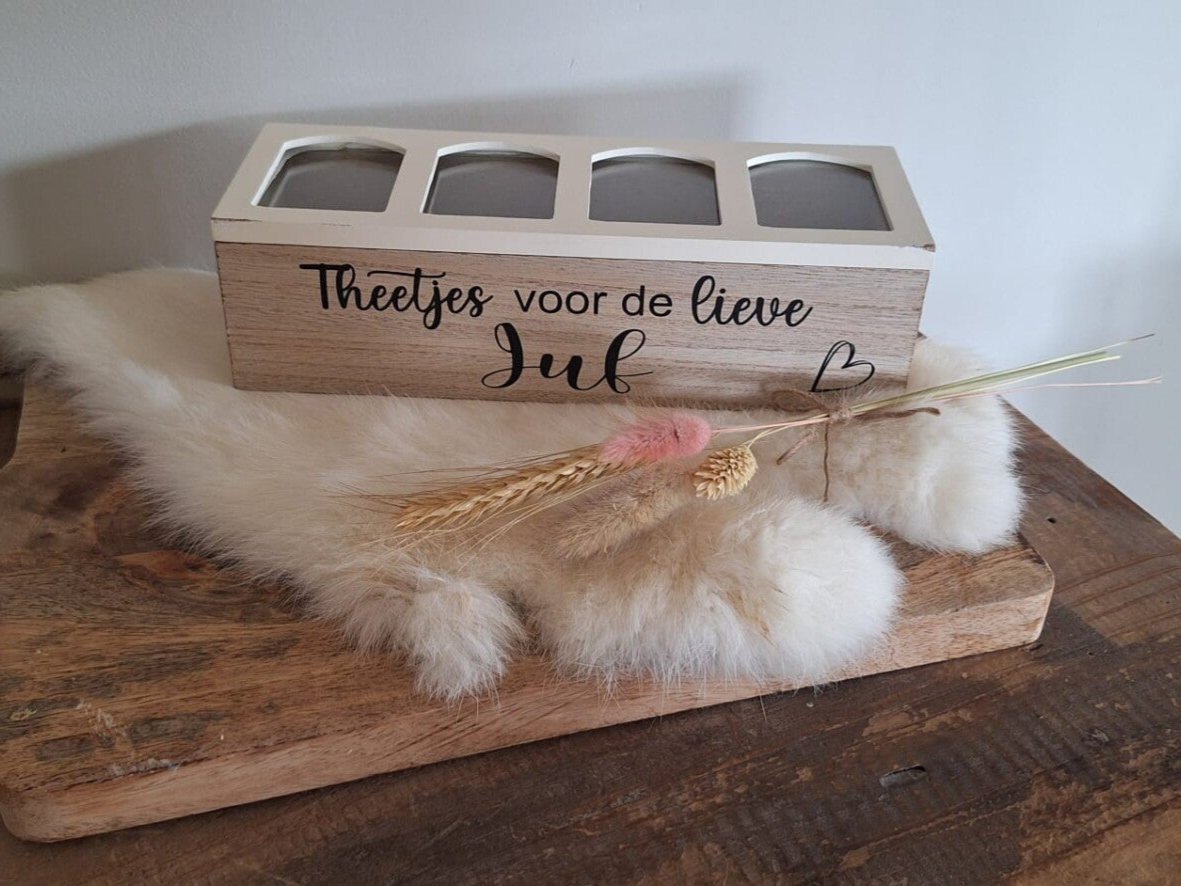 Theedoosje ''theetjes voor de lieve juf''