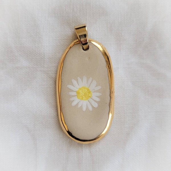 Large Daisy Pendant