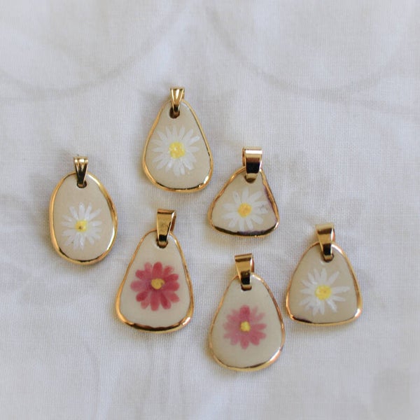 Small Daisy Pendants