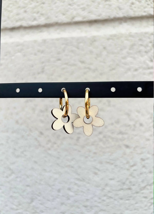Boucles d’oreilles 🤍 (5 pétales)