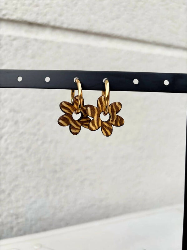 Boucles d’oreilles zèbre 🦓🖤 (6 pétales)