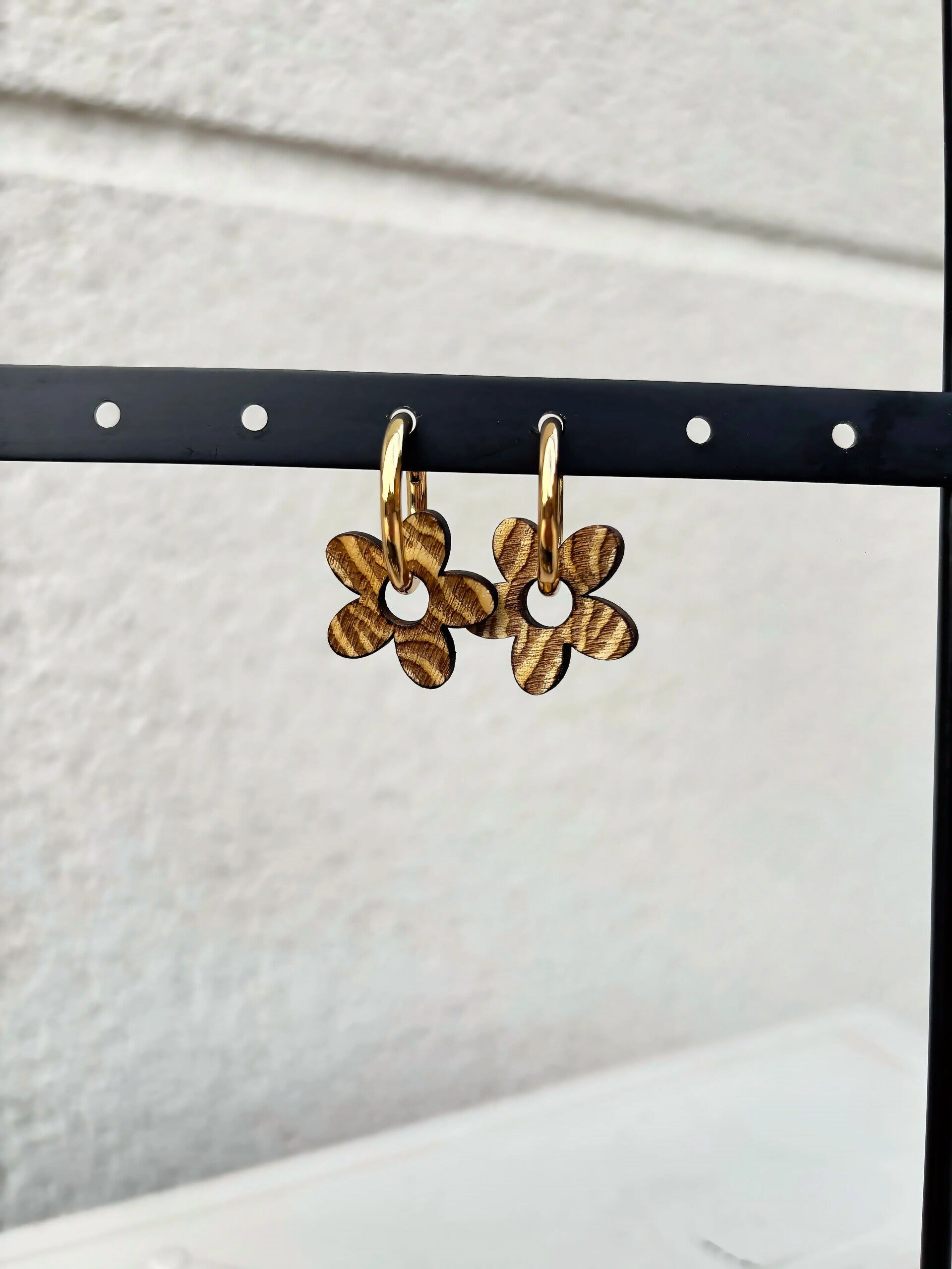 Boucles d’oreilles zèbre 🦓🖤 (5 pétales)